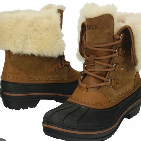 BRAND NEW  CROCS DUAL COMFORT KIDS SNOW BOOT - Picture 1 of 14